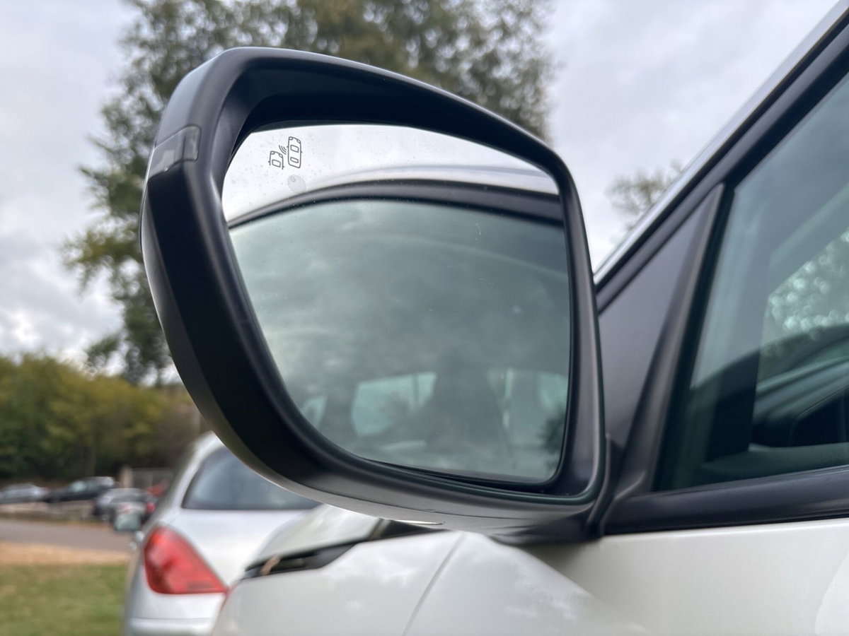 Peugeot 3008 BlueHDi 130 S&S Allure Pack (15)
