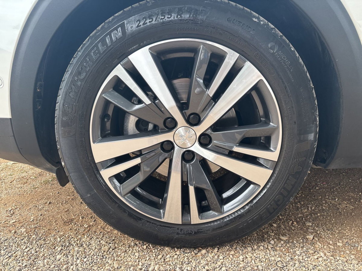 Peugeot 3008 BlueHDi 130 S&S Allure Pack (9)