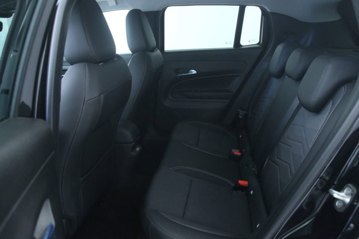 Jeep Avenger 1.2 turbo Summit fwd 100cv (8)