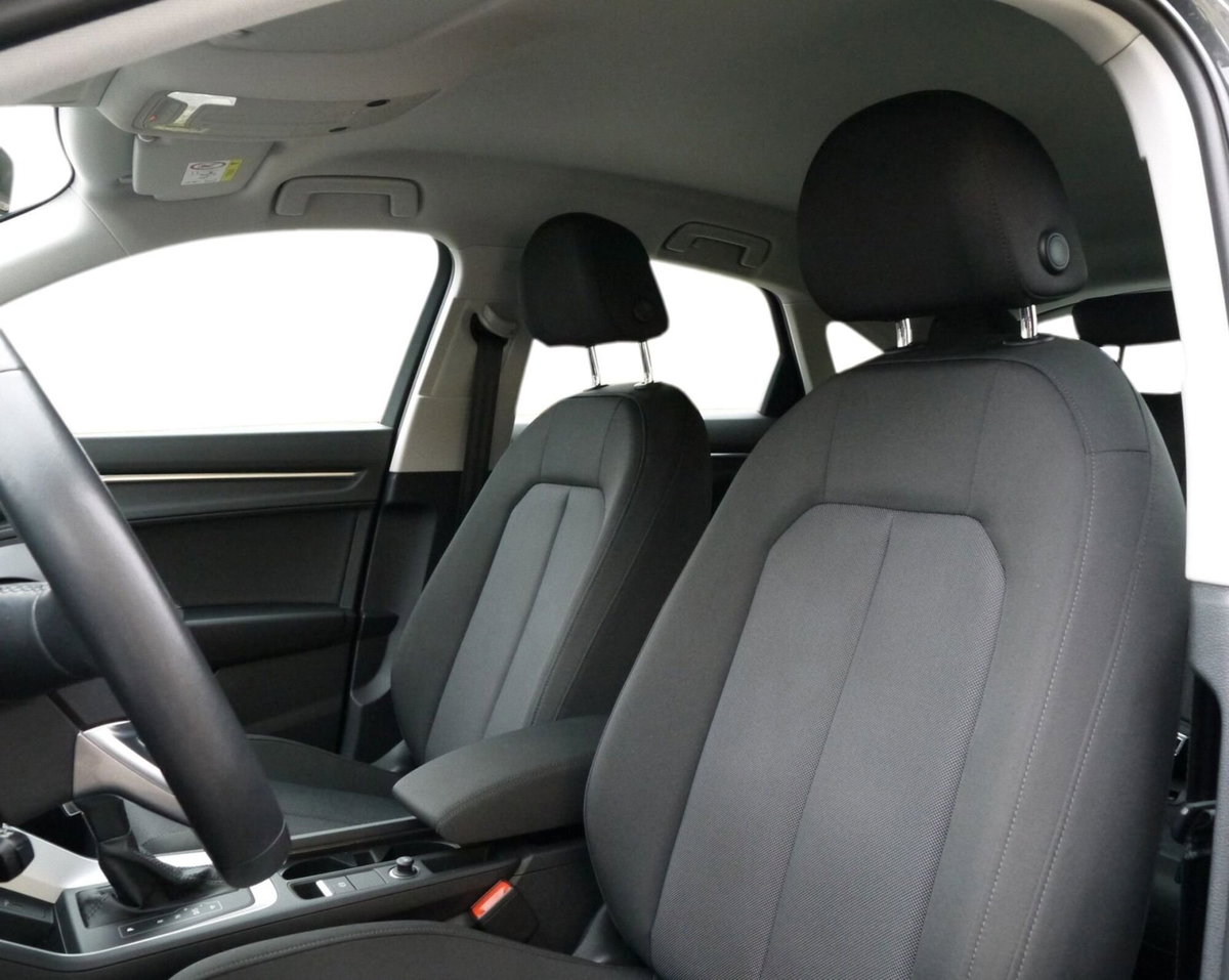 Audi Q3 Sportback 35 TDI quattro S tronic Business Plus (10)
