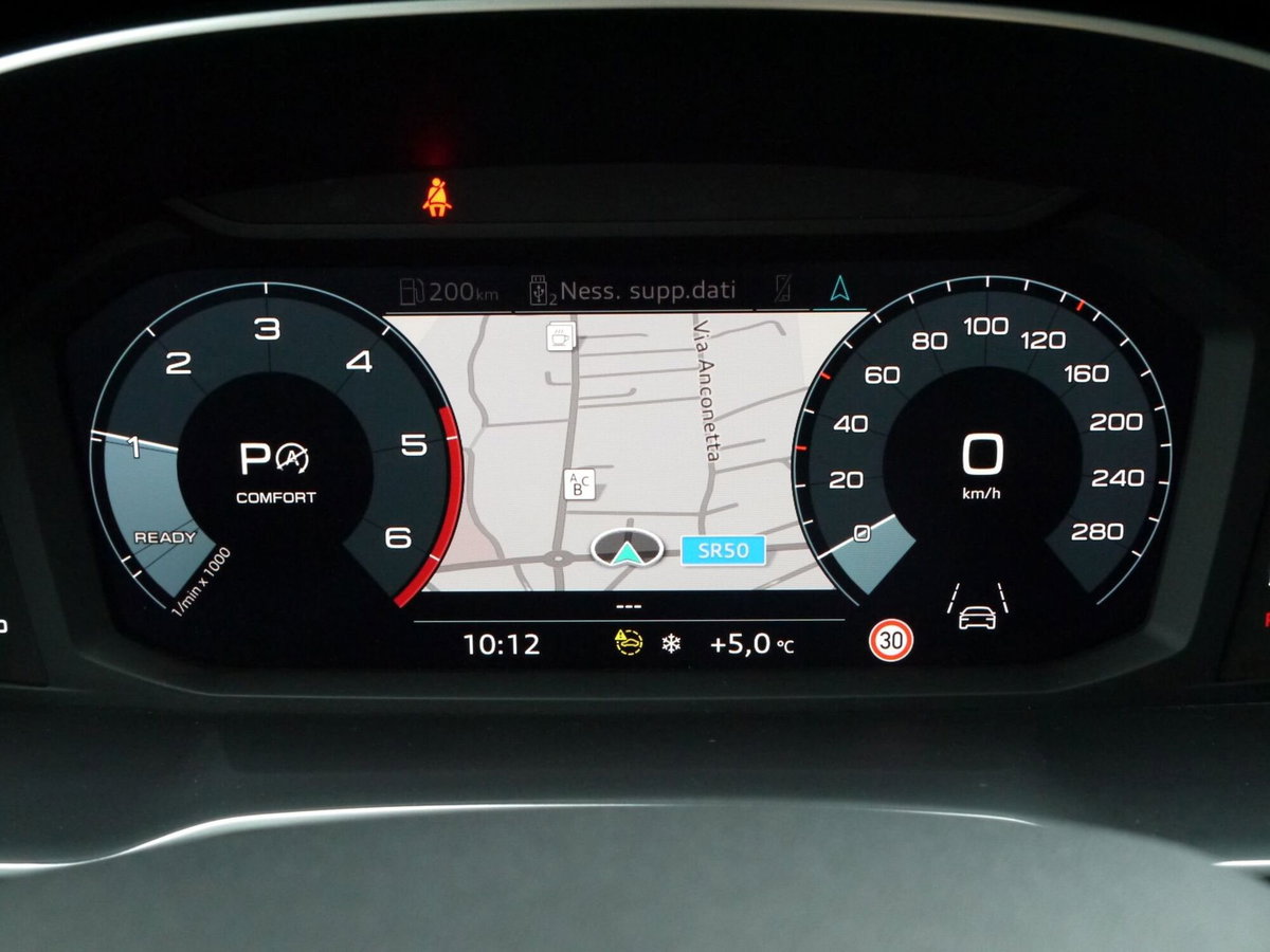 Audi Q3 Sportback 35 TDI quattro S tronic Business Plus (14)