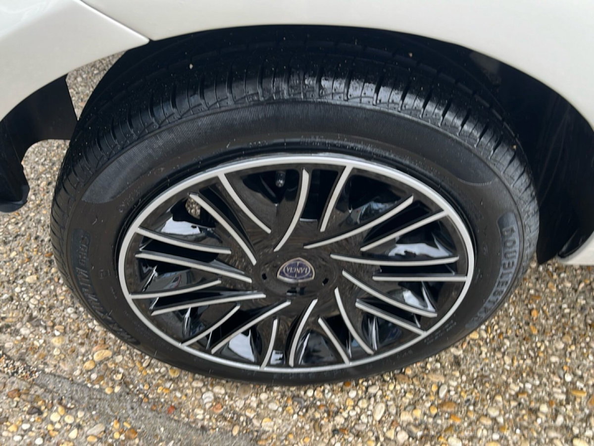 Lancia Ypsilon 1.0 FireFly 5 porte S&S Hybrid Ecochic Gold (10)
