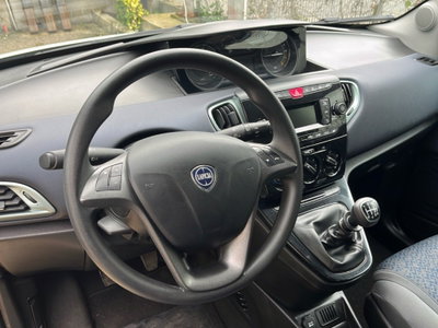 Lancia Ypsilon 1.0 FireFly 5 porte S&S Hybrid Ecochic Gold (12)