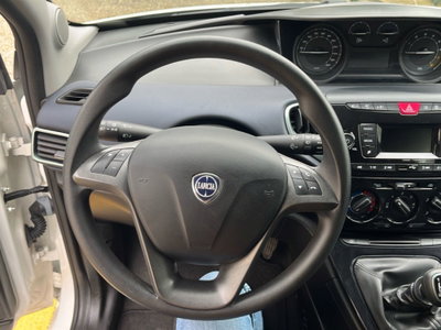 Lancia Ypsilon 1.0 FireFly 5 porte S&S Hybrid Ecochic Gold (13)