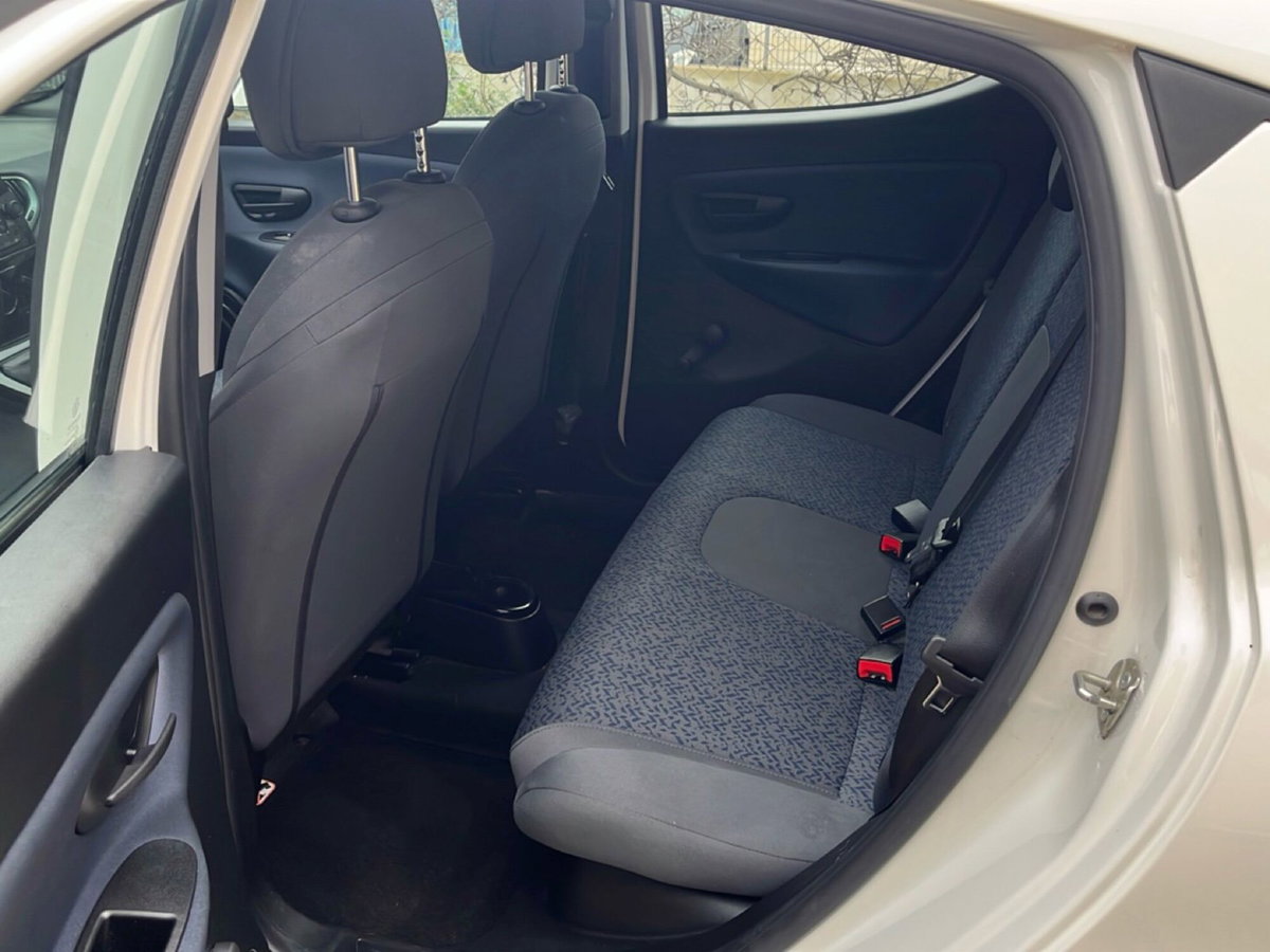 Lancia Ypsilon 1.0 FireFly 5 porte S&S Hybrid Ecochic Gold (17)