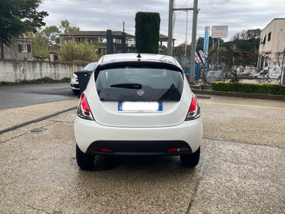 Lancia Ypsilon 1.0 FireFly 5 porte S&S Hybrid Ecochic Gold (4)