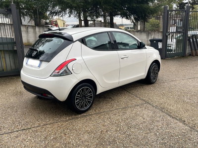 Lancia Ypsilon 1.0 FireFly 5 porte S&S Hybrid Ecochic Gold (5)