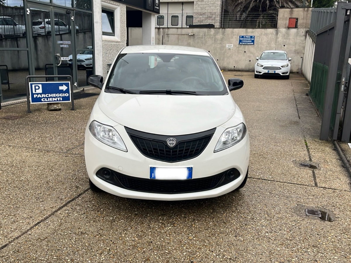 Lancia Ypsilon 1.0 FireFly 5 porte S&S Hybrid Ecochic Gold (8)