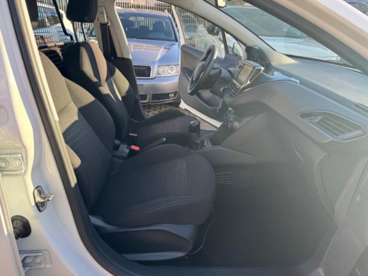 Peugeot 208 100 S&S 5 porte Van Active (12)