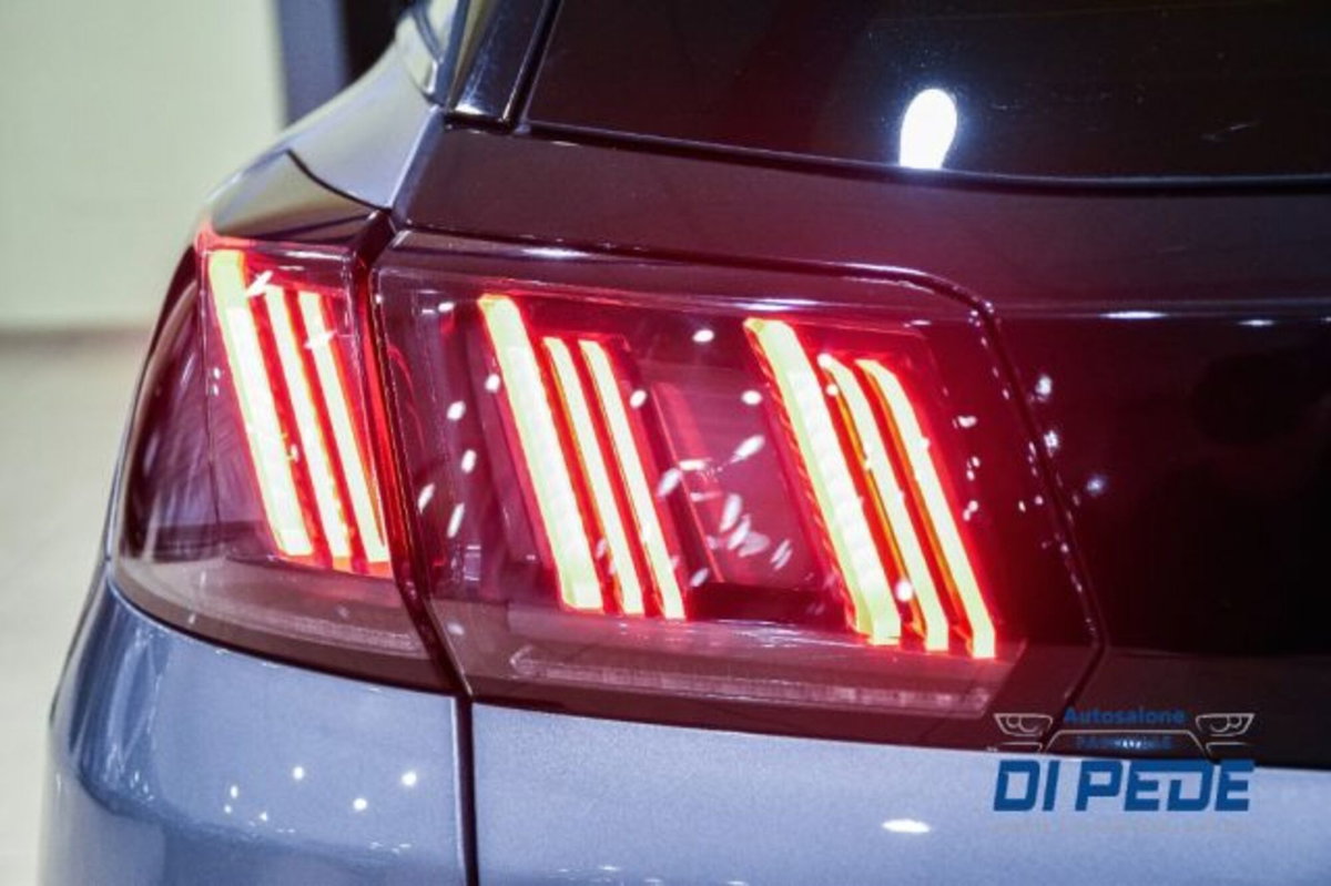 Peugeot 3008 BlueHDi 130 S&S EAT8 GT Pack (13)