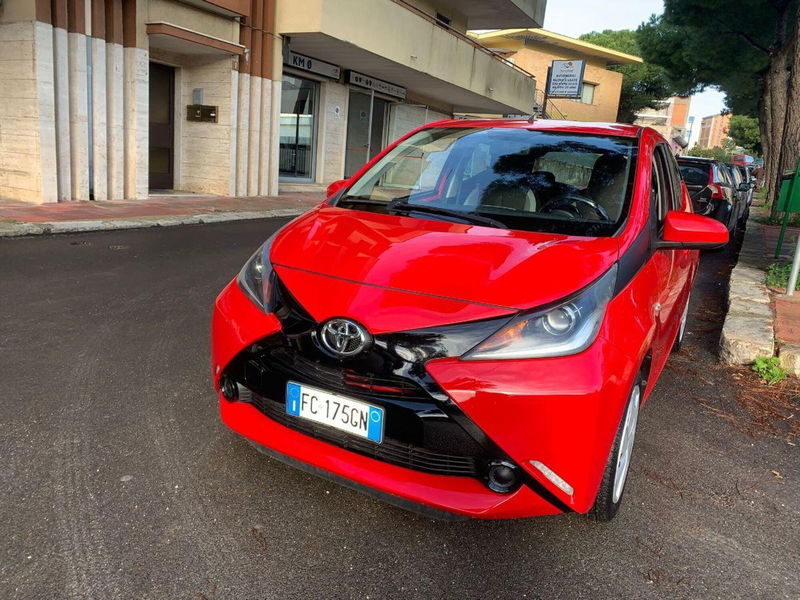 Toyota Aygo 1.0 VVT-i 69 CV 5 porte x-play