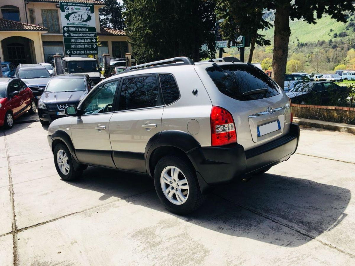 Hyundai Tucson 2.0 CRDi TD Dynamic (5)