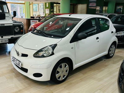 Toyota Aygo 1.0 12V VVT-i 5 porte Lounge Connect usata