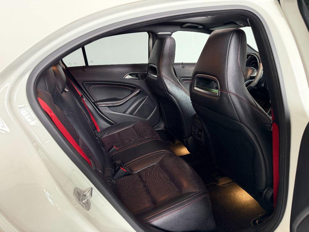 Mercedes-Benz Classe A 45 AMG 4Matic Automatic (7)