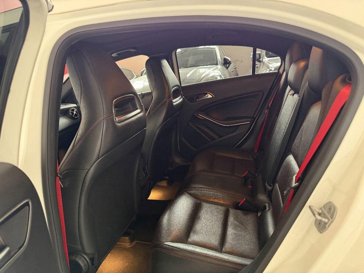 Mercedes-Benz Classe A 45 AMG 4Matic Automatic (8)