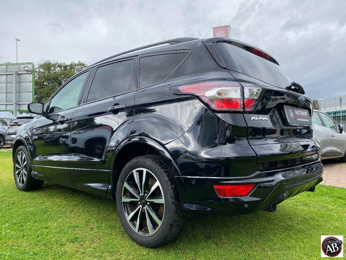 Ford Kuga 1.5 TDCI 120 CV S&S 2WD ST-Line (10)