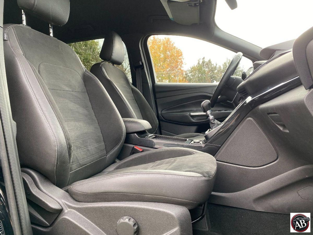 Ford Kuga 1.5 TDCI 120 CV S&S 2WD ST-Line (16)