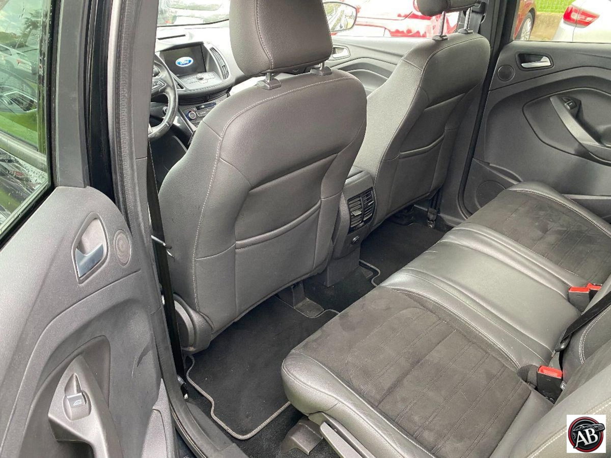 Ford Kuga 1.5 TDCI 120 CV S&S 2WD ST-Line (17)
