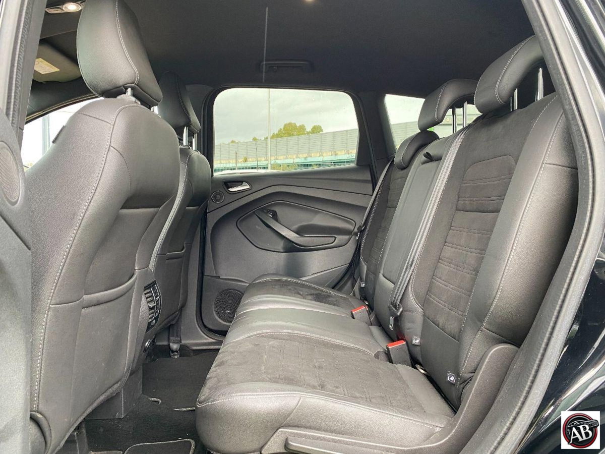 Ford Kuga 1.5 TDCI 120 CV S&S 2WD ST-Line (18)