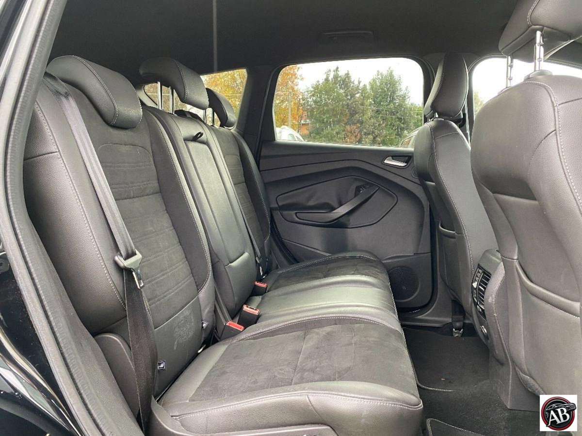 Ford Kuga 1.5 TDCI 120 CV S&S 2WD ST-Line (20)