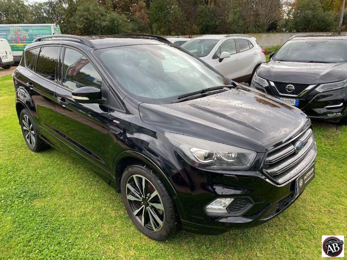 Ford Kuga 1.5 TDCI 120 CV S&S 2WD ST-Line (4)