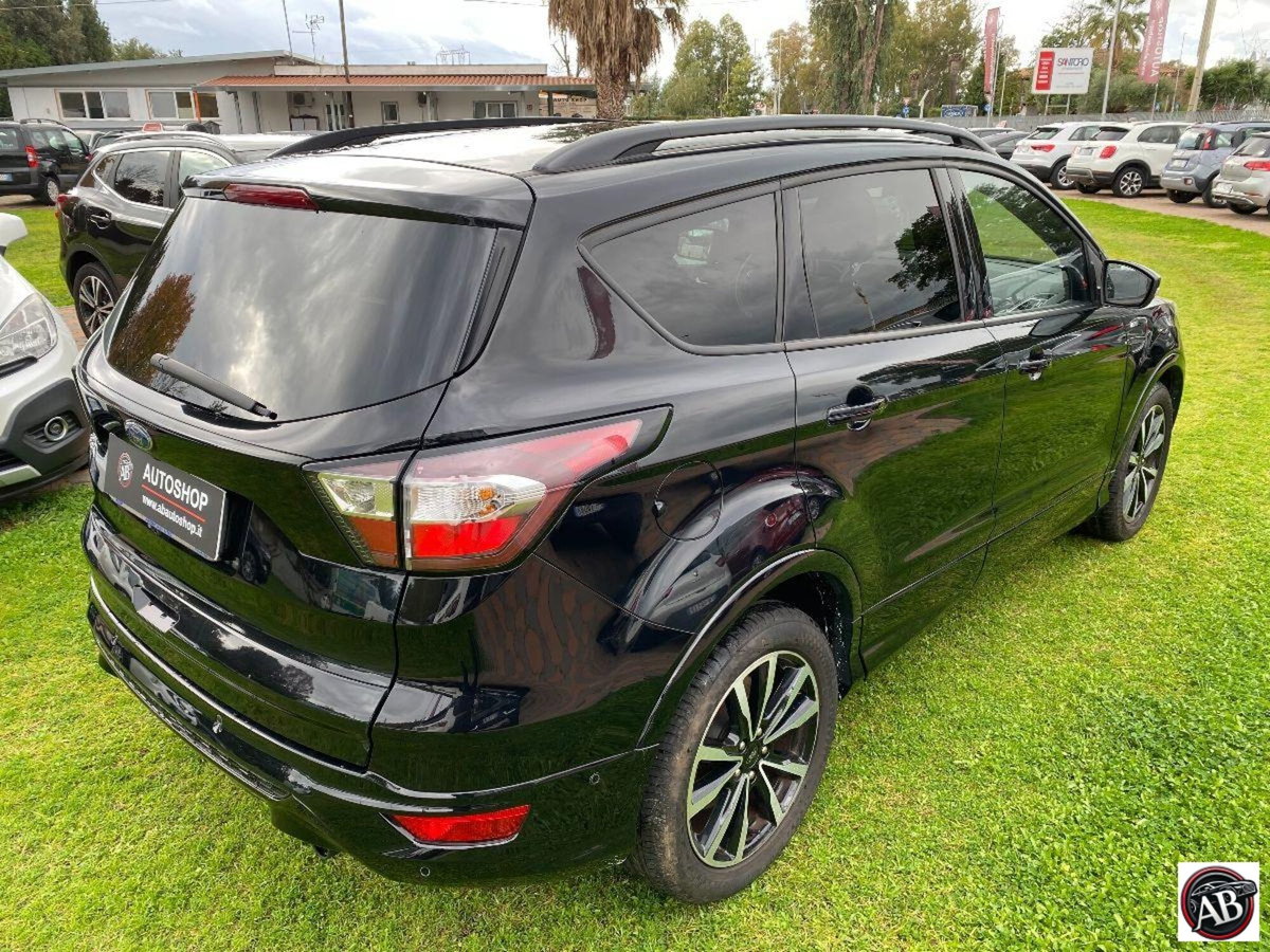 Ford Kuga 1.5 TDCI 120 CV S&S 2WD ST-Line (6)