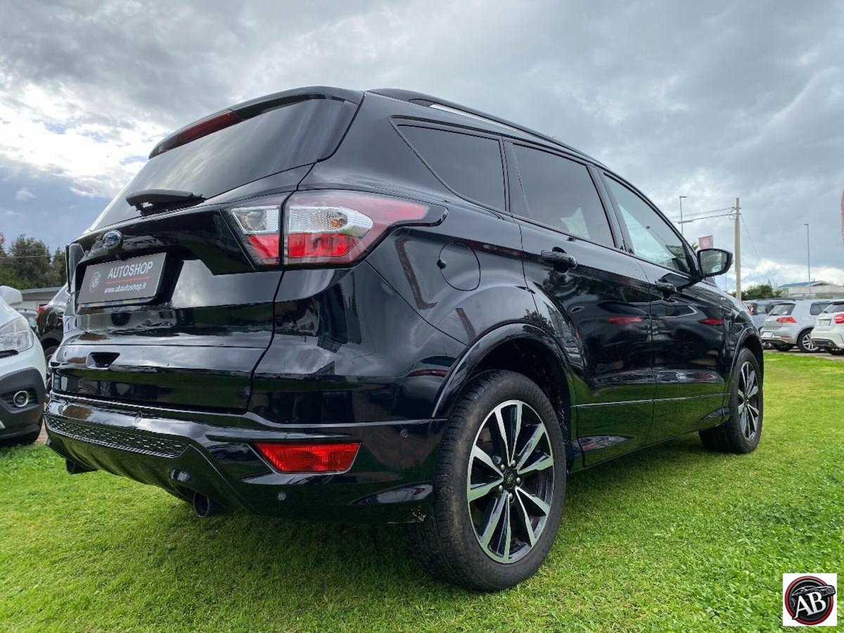 Ford Kuga 1.5 TDCI 120 CV S&S 2WD ST-Line (7)