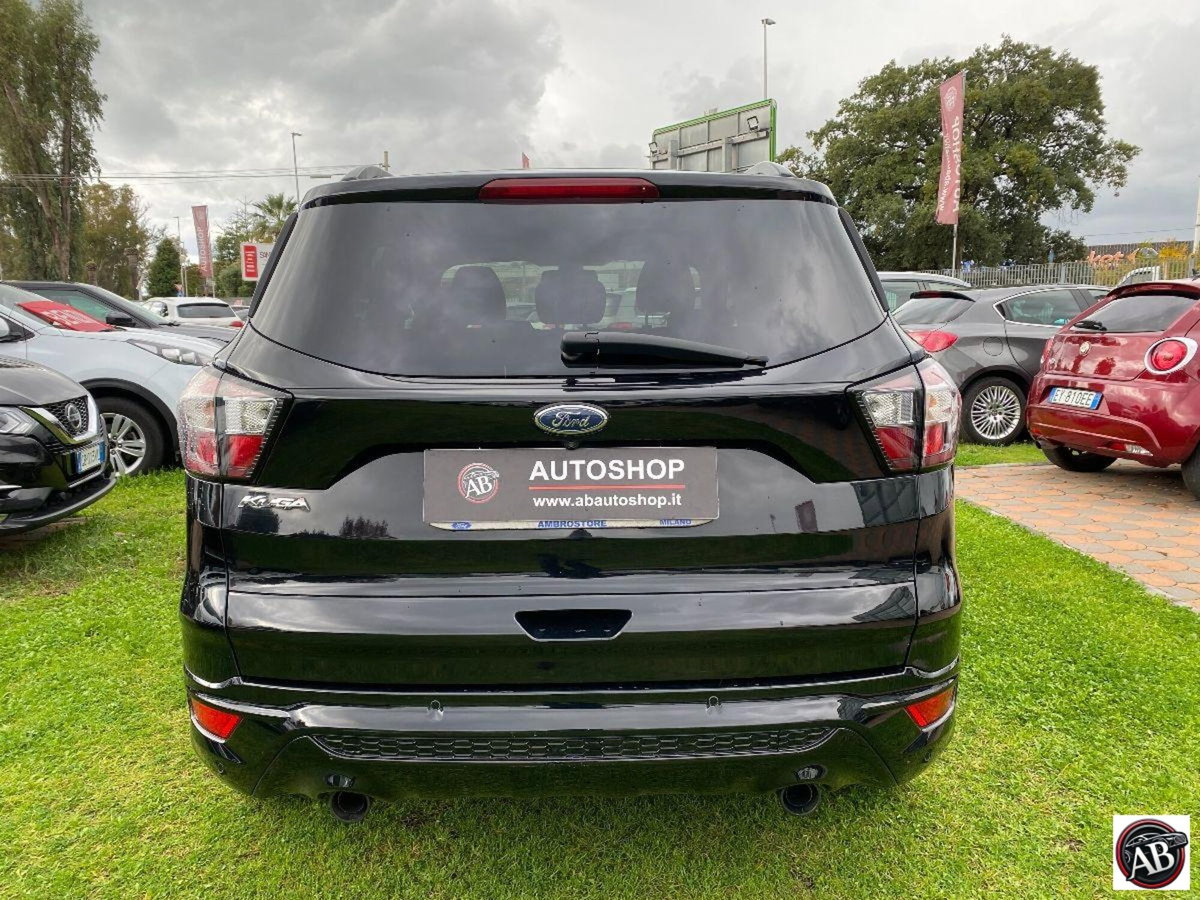 Ford Kuga 1.5 TDCI 120 CV S&S 2WD ST-Line (8)