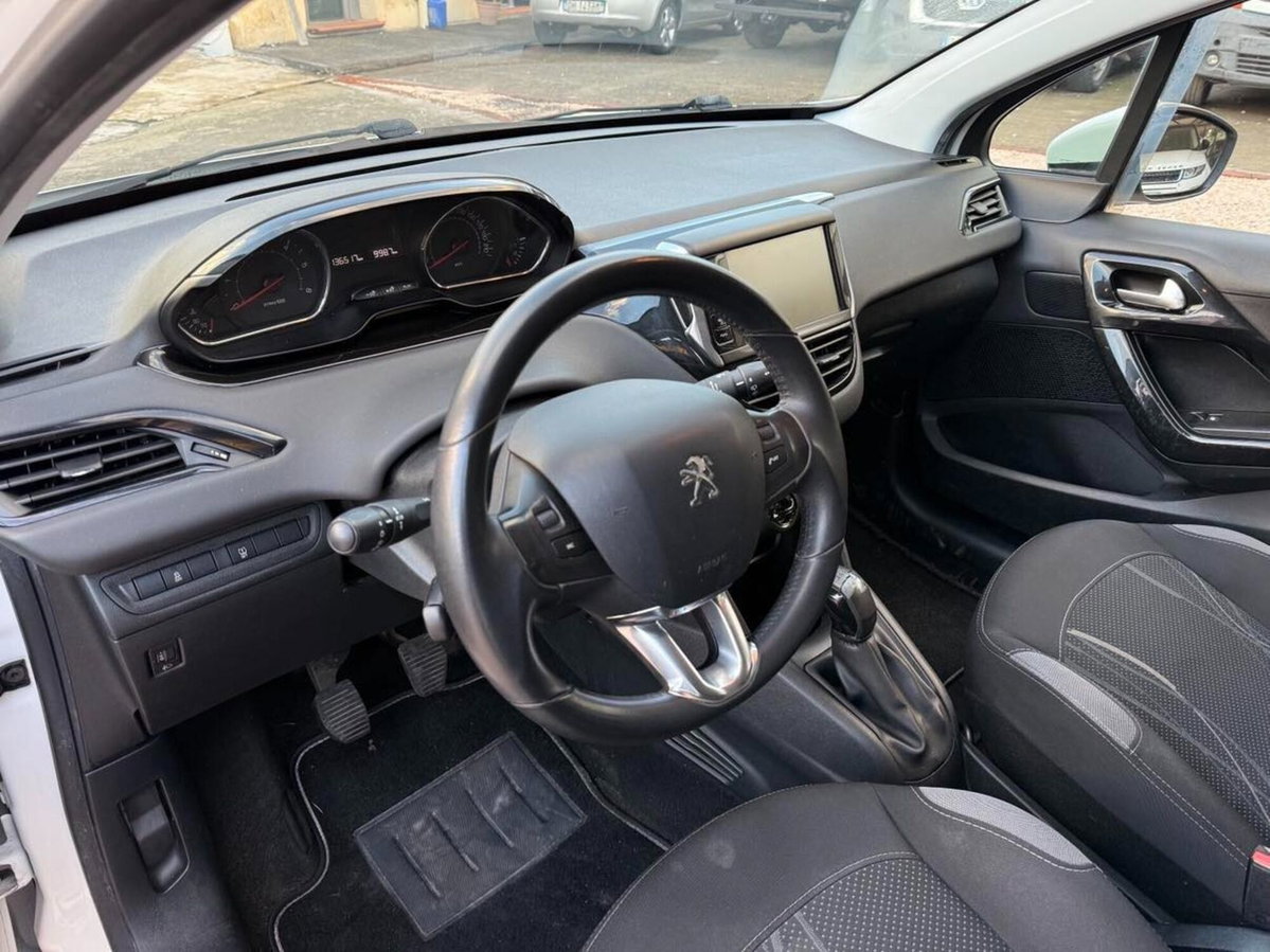 Peugeot 208 HDi 68 CV 5 porte Allure (12)