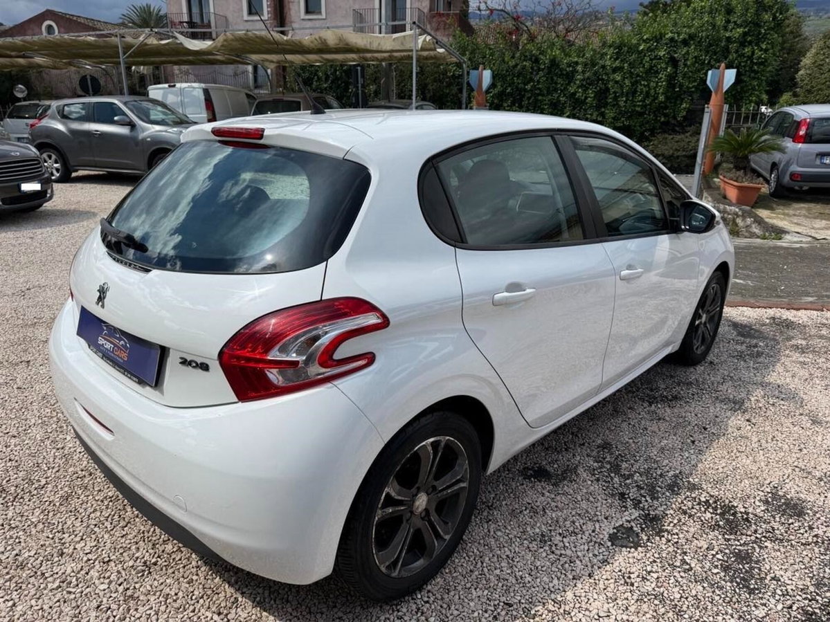 Peugeot 208 HDi 68 CV 5 porte Allure (7)