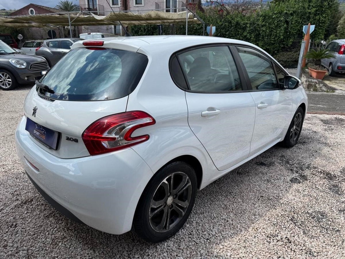 Peugeot 208 HDi 68 CV 5 porte Allure (8)