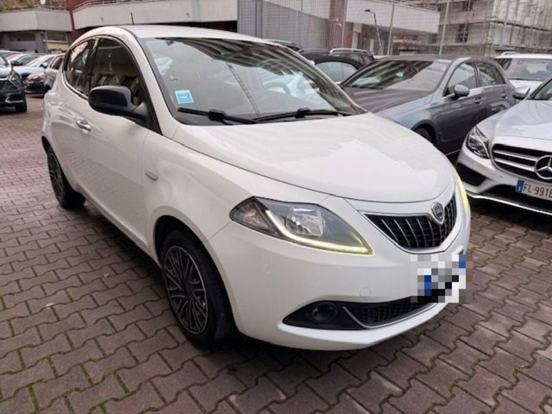 Lancia Ypsilon 1.0 FireFly 5 porte S&S Hybrid Ecochic Gold