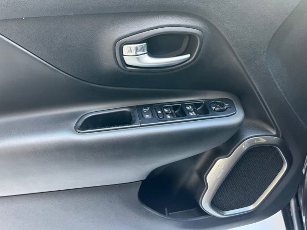 Jeep Renegade 1.6 Mjt DDCT 120 CV Limited (16)