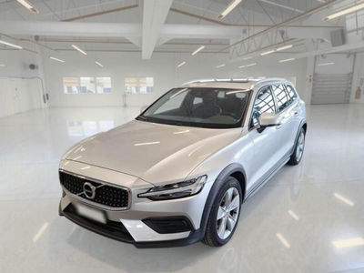 Volvo V60 Cross Country D4 AWD Geartronic Business Plus usata