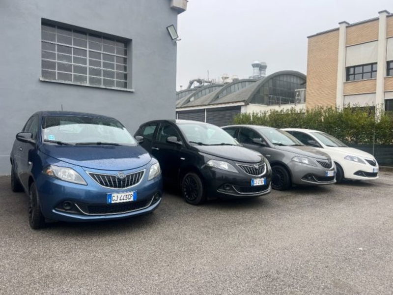 Lancia Ypsilon 1.0 FireFly 5 porte S&S Hybrid Ecochic A. Ferretti