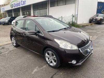 Peugeot 208 HDi 68 CV 5 porte Allure usata