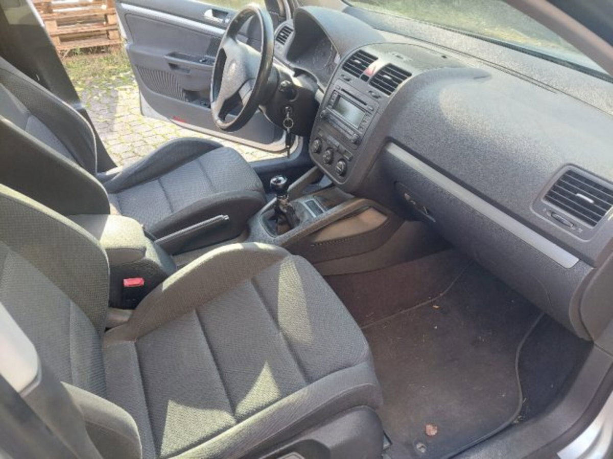 Volkswagen Golf 2.0 16V TDI 5p. Comfortline (6)