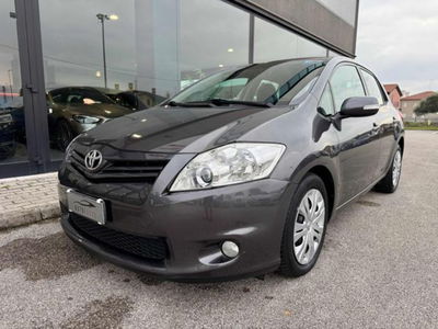 Toyota Auris 1.4 D-4D 5 porte Sol usata