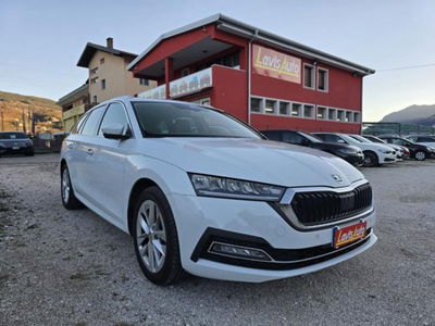 Skoda Octavia Station Wagon 1.5 e-TEC DSG Wagon Style usata