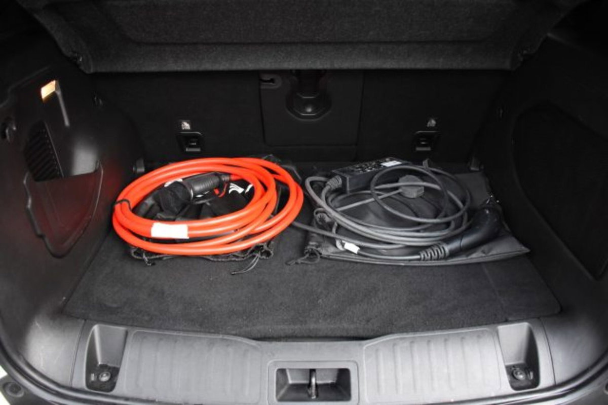 Jeep Renegade 1.3 T4 190CV PHEV 4xe AT6 Limited (14)