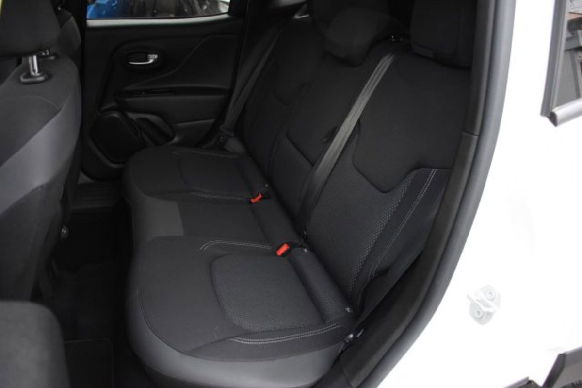 Jeep Renegade 1.3 T4 190CV PHEV 4xe AT6 Limited (18)