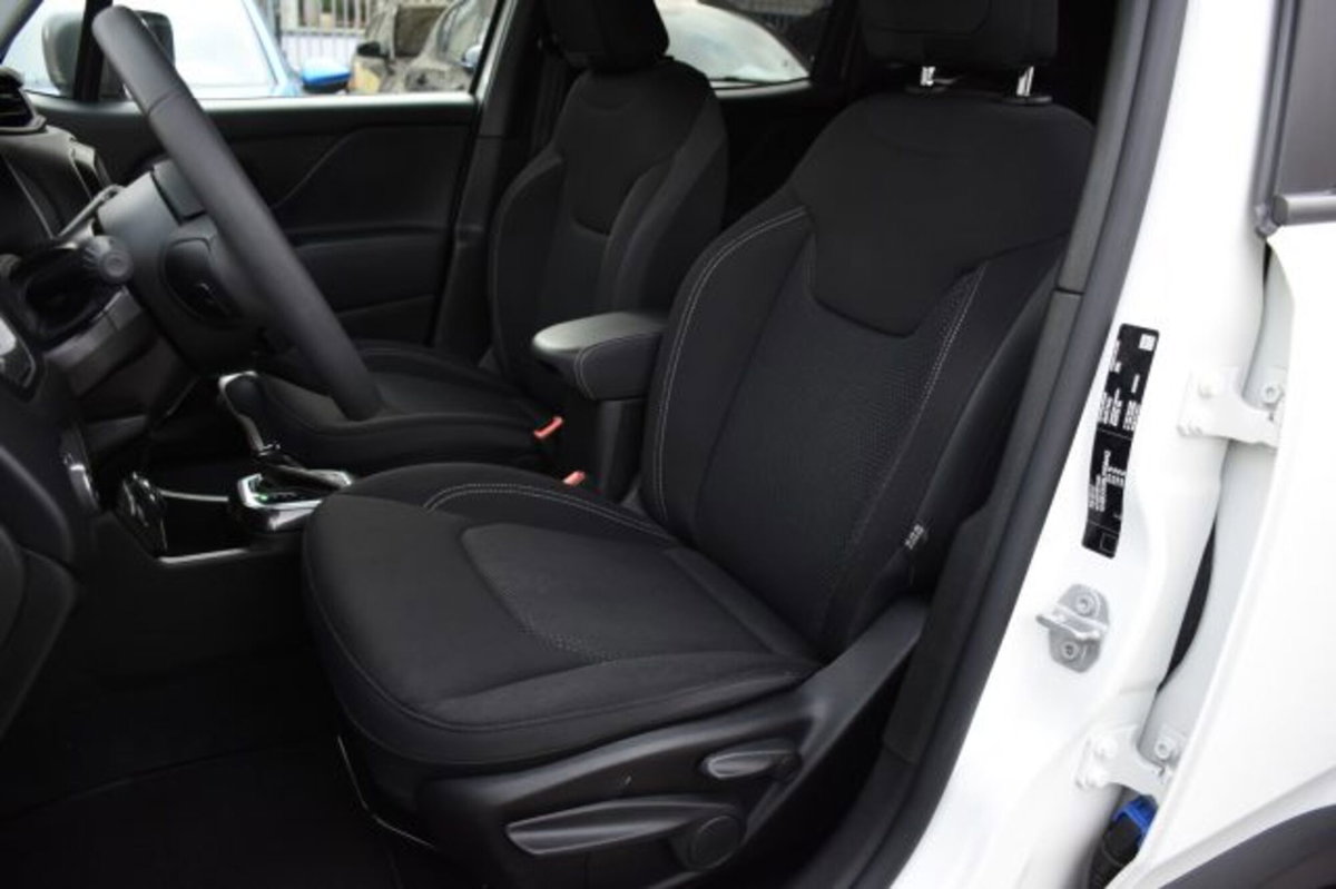 Jeep Renegade 1.3 T4 190CV PHEV 4xe AT6 Limited (7)