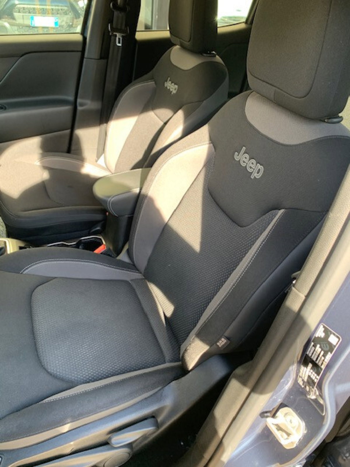 Jeep Renegade 1.6 Mjt 130 CV Limited (7)