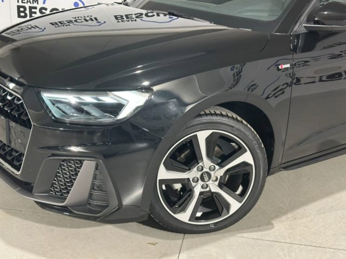 Audi A1 Sportback 30 1.0 tfsi S Line Edition 116cv s-tronic (17)