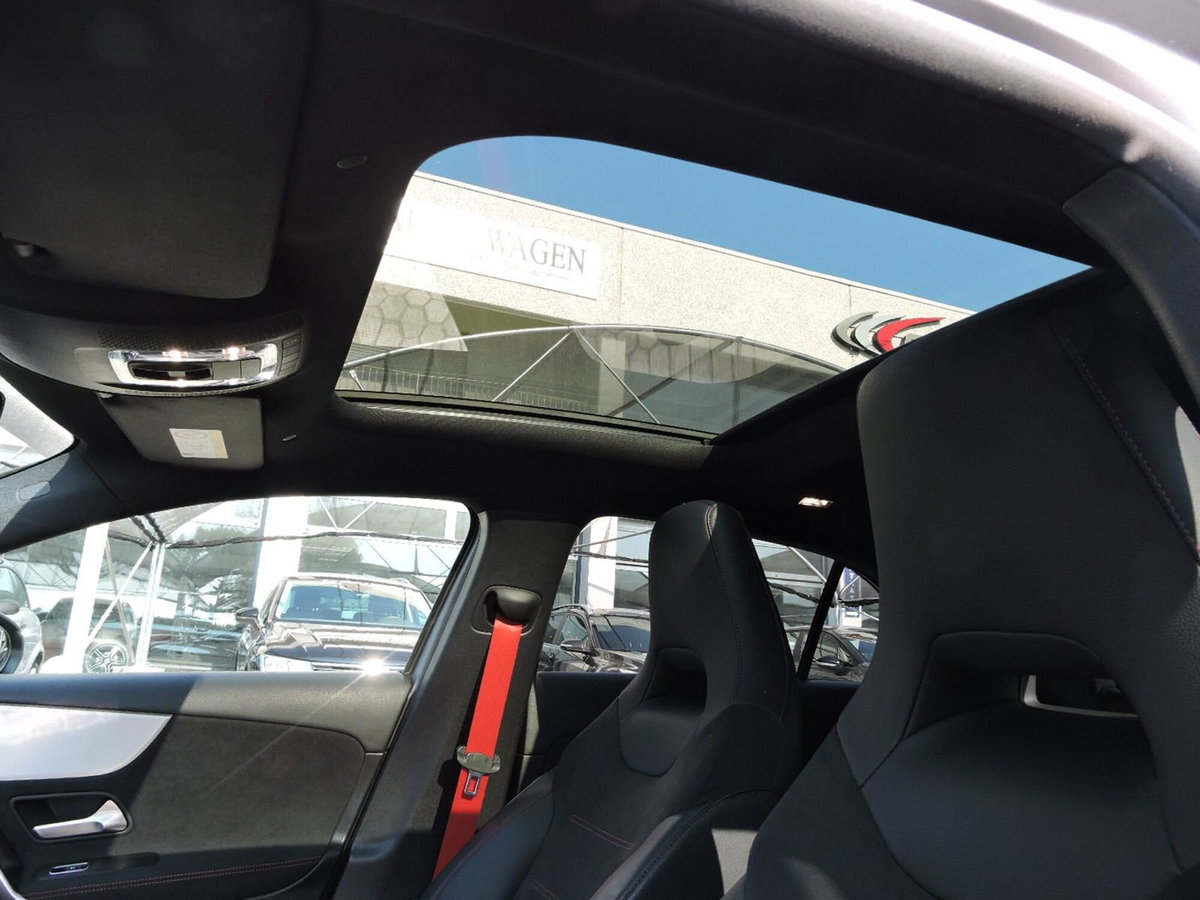 Mercedes-Benz Classe A 45S AMG 4Matic+ (12)