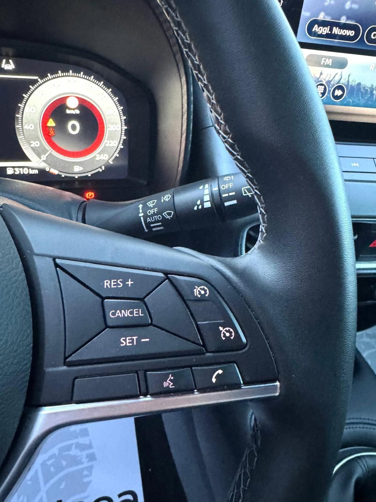 Nissan Juke 1.0 dig-t N-Connecta 114cv (14)