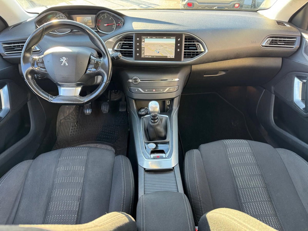 Peugeot 308 SW BlueHDi 120 S&S Allure (12)