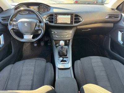 Peugeot 308 SW BlueHDi 120 S&S Allure (12)