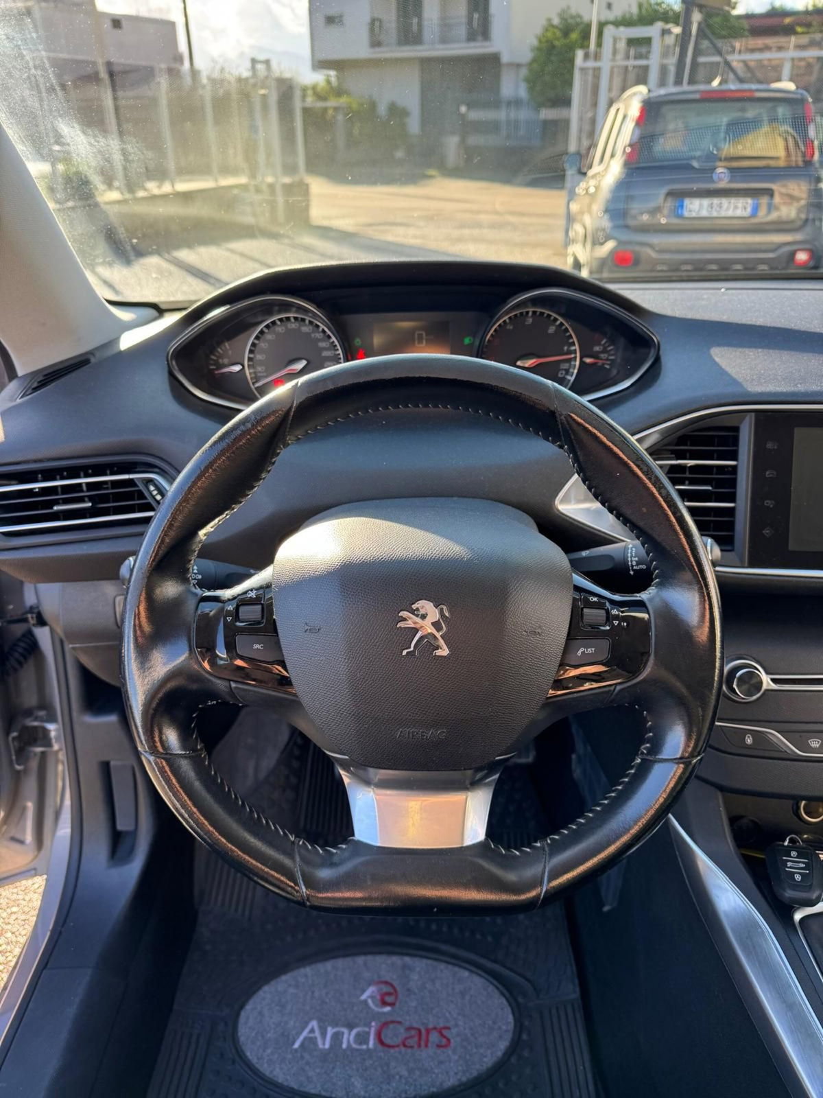Peugeot 308 SW BlueHDi 120 S&S Allure (7)