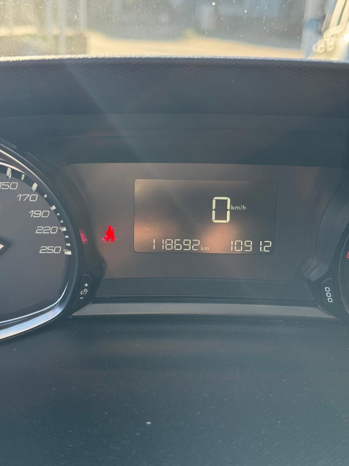 Peugeot 308 SW BlueHDi 120 S&S Allure (8)